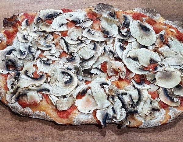 Pizza funghi champignon
